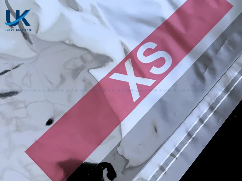 Tui-PP-mieng-dan-in-mau-do-28.5x36x4.5cm-1